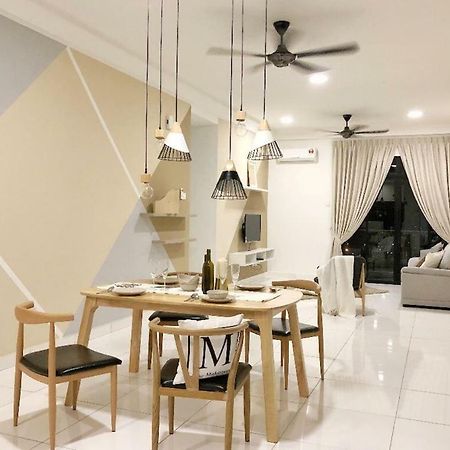 Johor Bahru Paradigm Leplatino Homestay エクステリア 写真